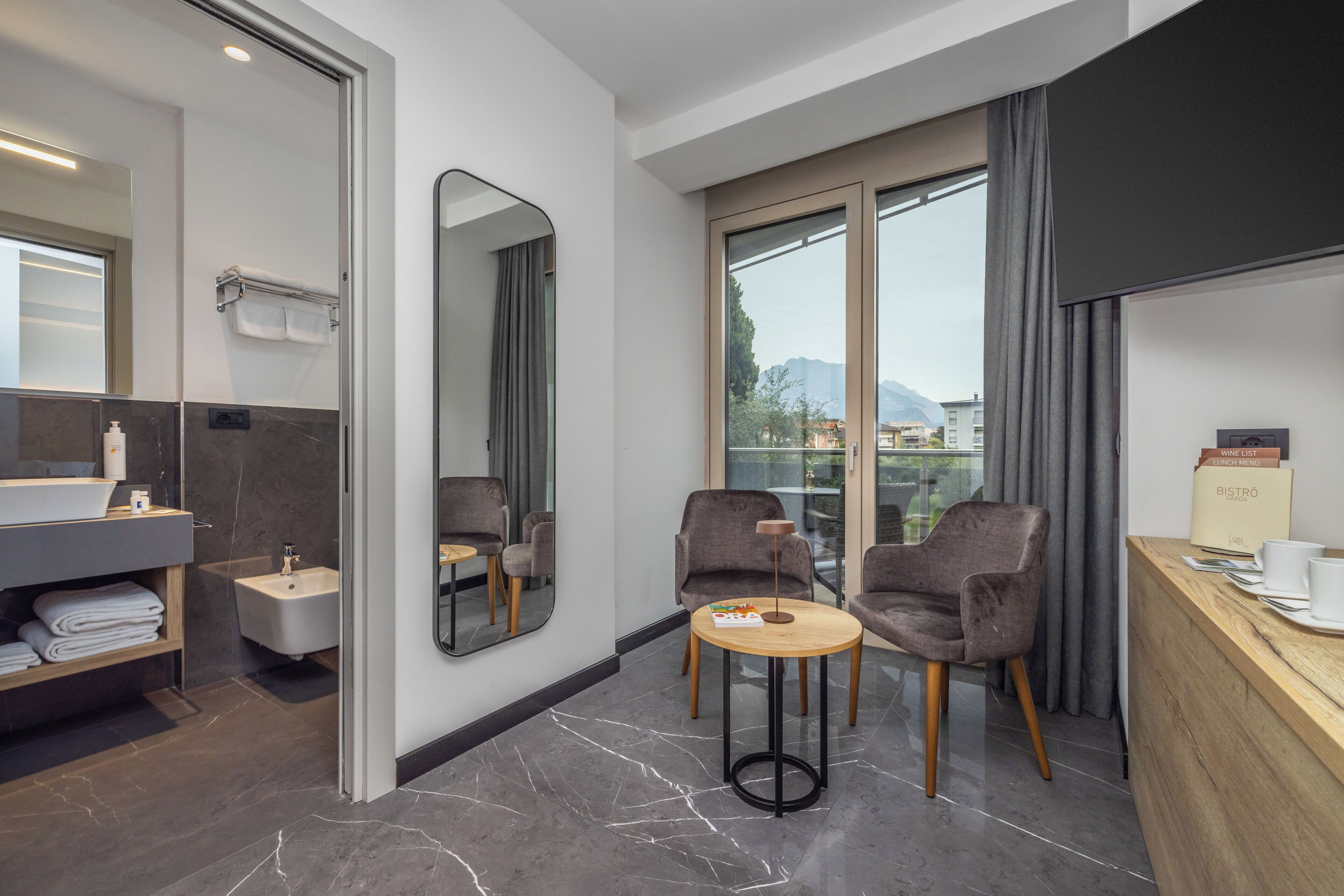 superior double or twin room, balcony | 1 bedroom, minibar, in-room safe, desk