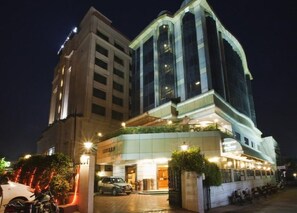 Front of property – evening/night - Hotel Zeeras (Varanasi)