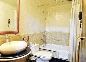 Douche à « effet pluie », articles de toilette gratuits, sèche-cheveux