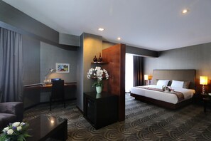 Minibar, in-room safe, desk, iron/ironing board - Starpoints Hotel Kuala Lumpur (Kuala Lumpur)