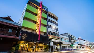 Front of property – evening/night