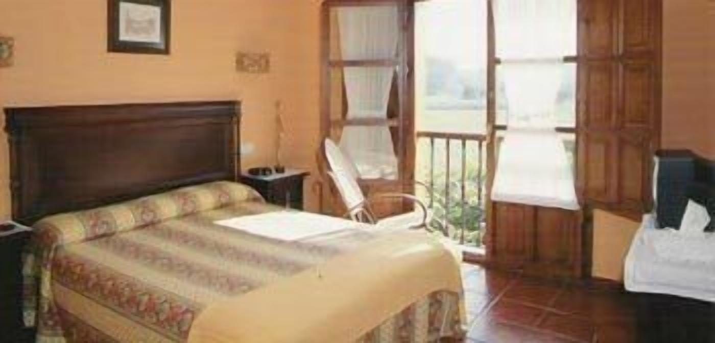 1 bedroom, desk, free wifi, bed sheets