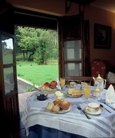 Desayuno bufé gratuito y diario