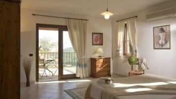 1 bedroom, in-room safe, laptop workspace, iron/ironing board