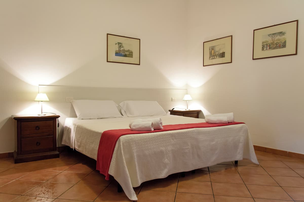 1 Schlafzimmer, Zimmersafe, laptopgeeigneter Arbeitsplatz