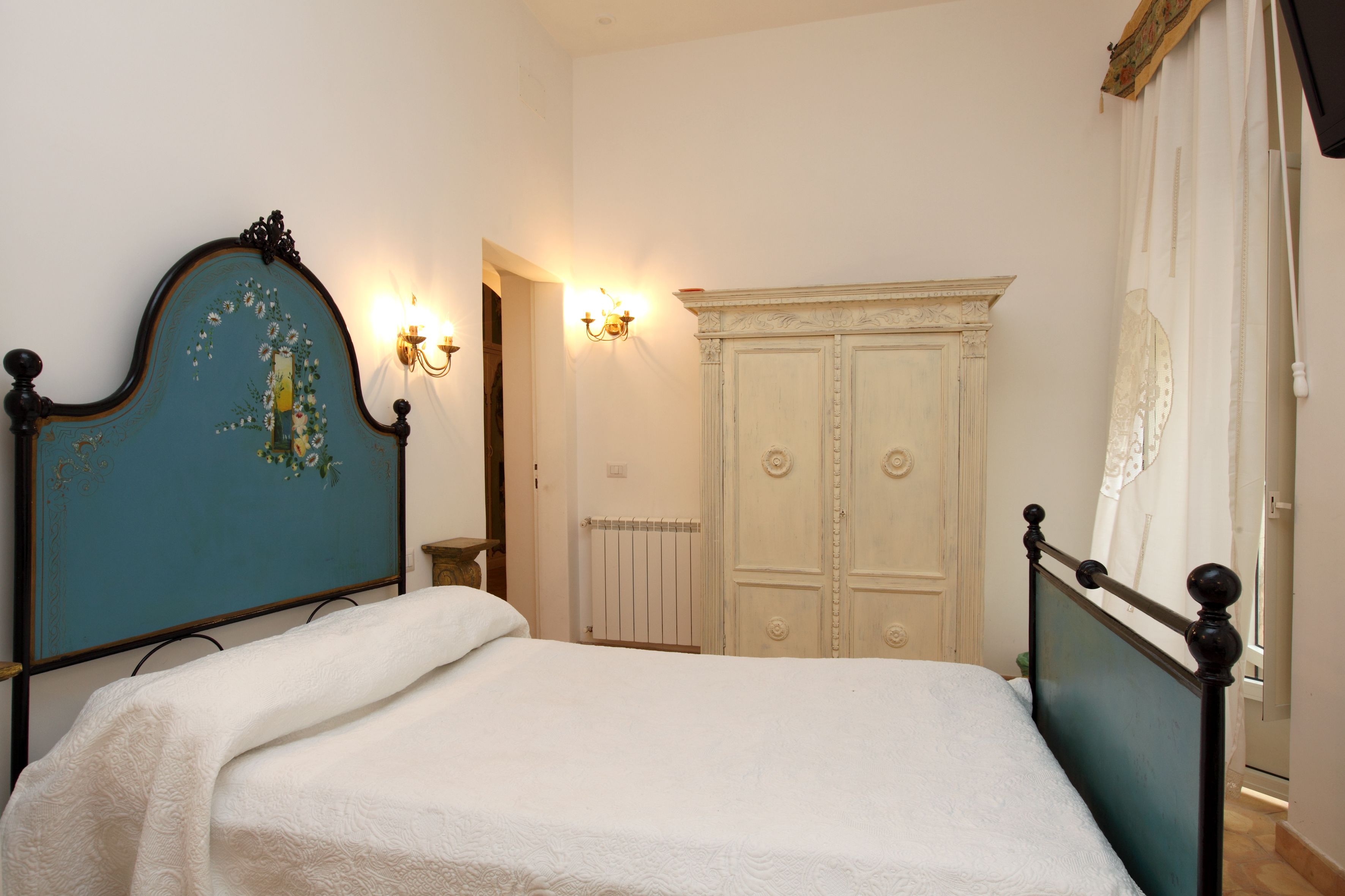 standard double room | living area | flat-screen tv