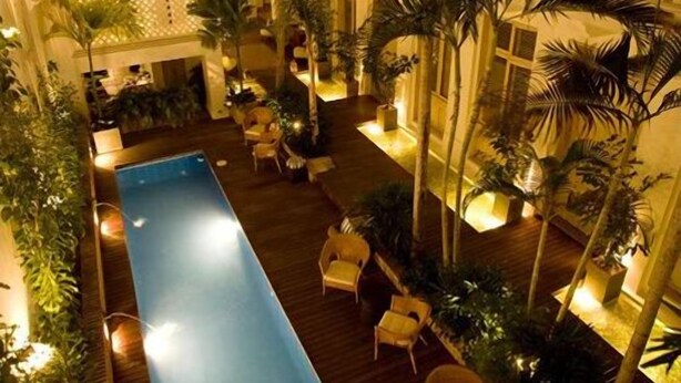 2 piscinas al aire libre, sombrillas, tumbonas
