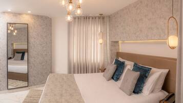 Suite superior, 1 cama de matrimonio grande, bañera de hidromasaje | Caja fuerte, wifi gratis, ropa de cama