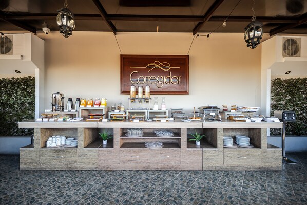 Free daily buffet breakfast