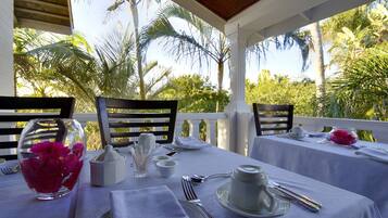 Free buffet breakfast