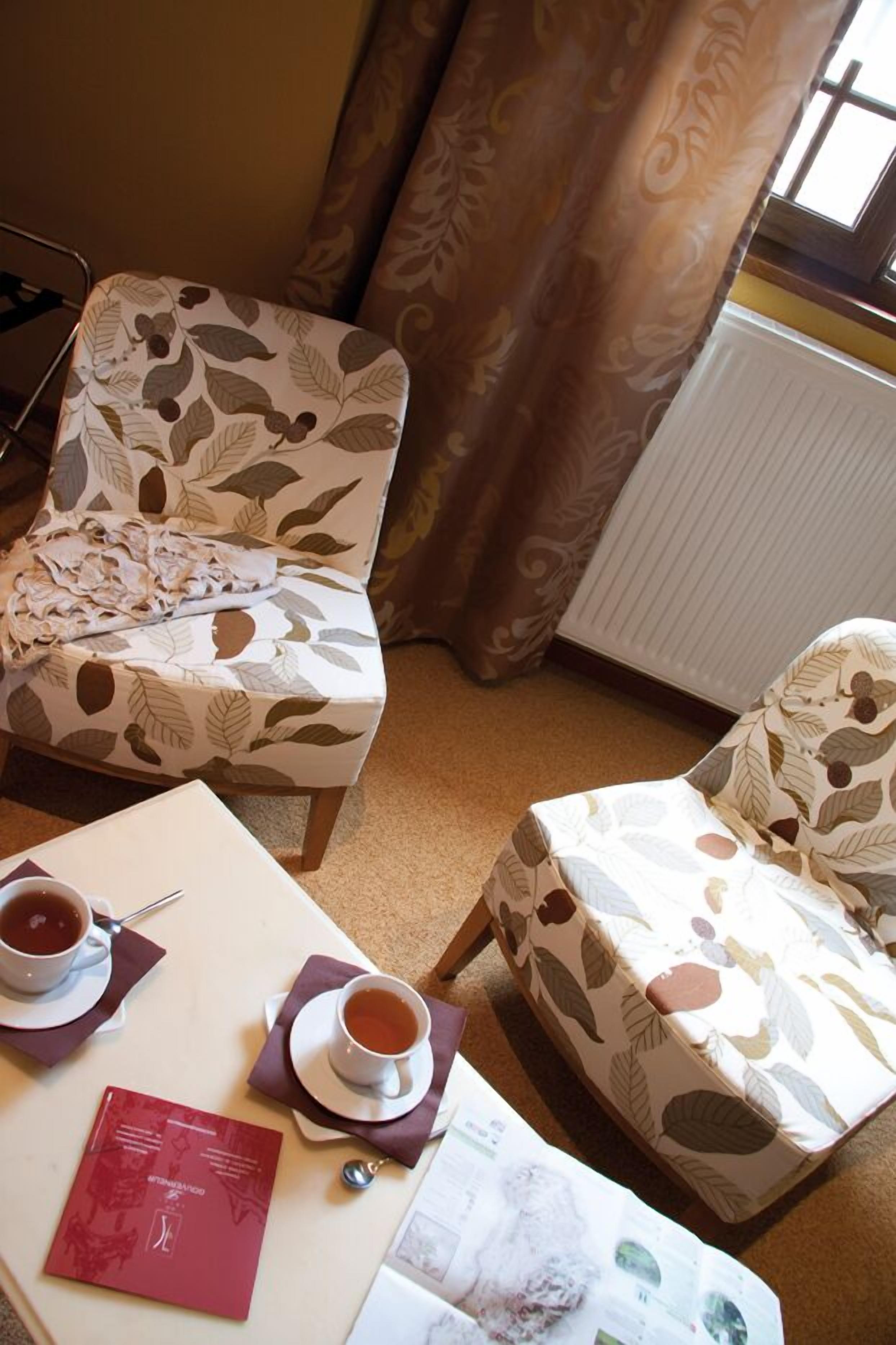 premium bedding, desk, soundproofing, free wifi