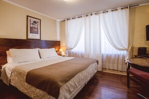 Business centre - BMB Suites Apartments (Santiago)