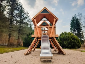 Área de juegos infantiles al aire libre