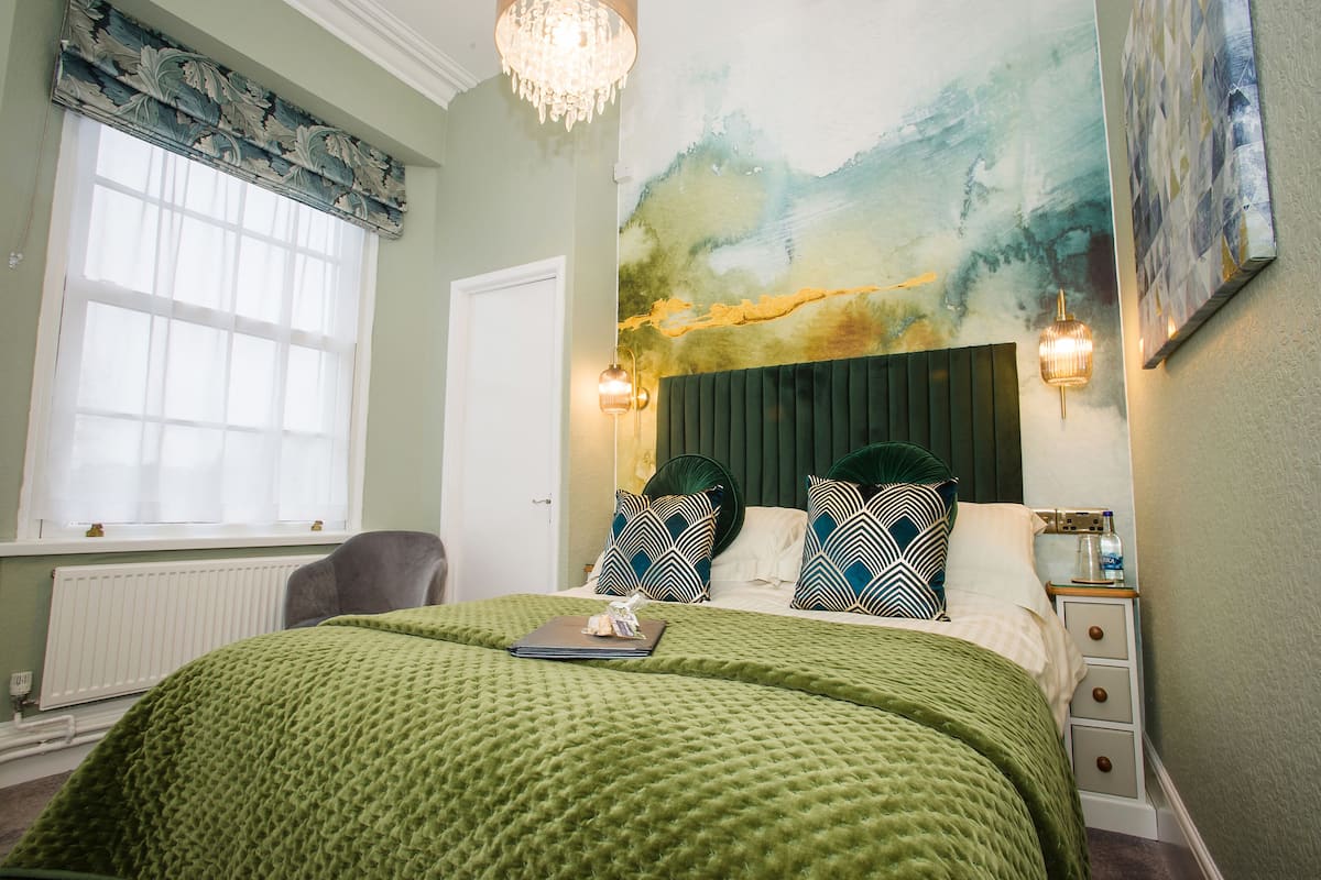 Chambre Double, salle de bains attenante