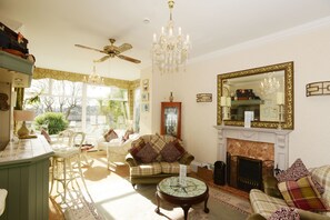 Interior - Cleveland Hotel (Torquay)