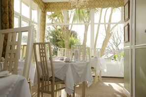 Déjeuner complet (15 GBP par personne)