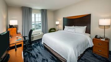 Room, 1 King Bed, Harbor View | Desk, iron/ironing board, free cribs/infant beds, free WiFi