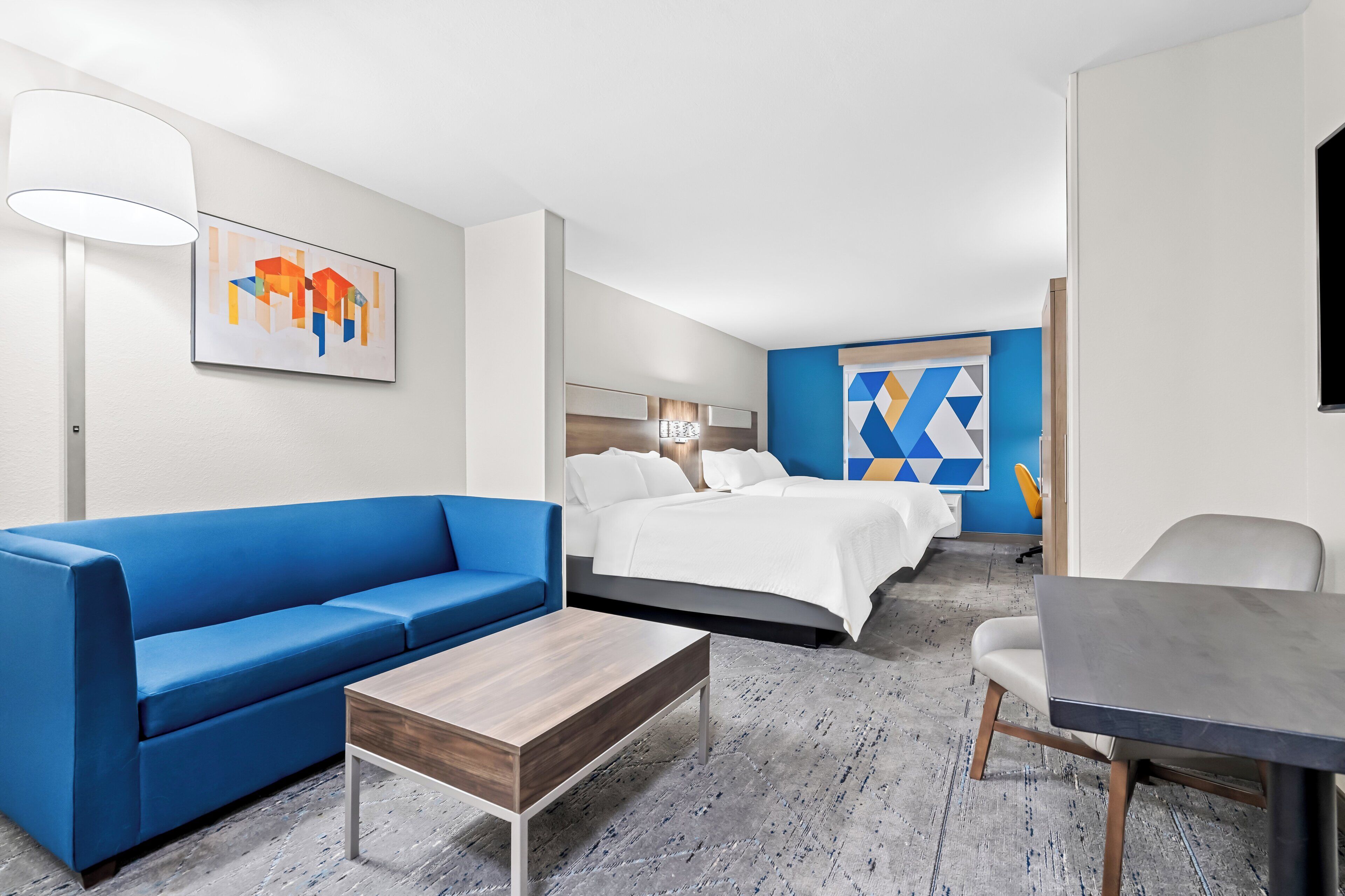 suite, multiple beds | desk, iron/ironing board, free cots/infant beds, free rollaway beds