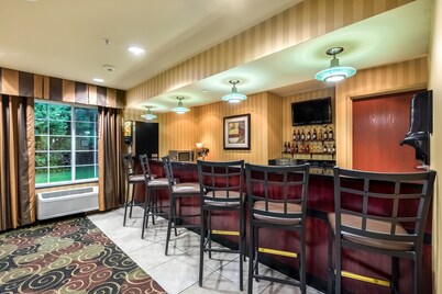 Cobblestone Inn & Suites - Vinton