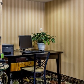 Business center - Cobblestone Inn & Suites - Vinton (Vinton)