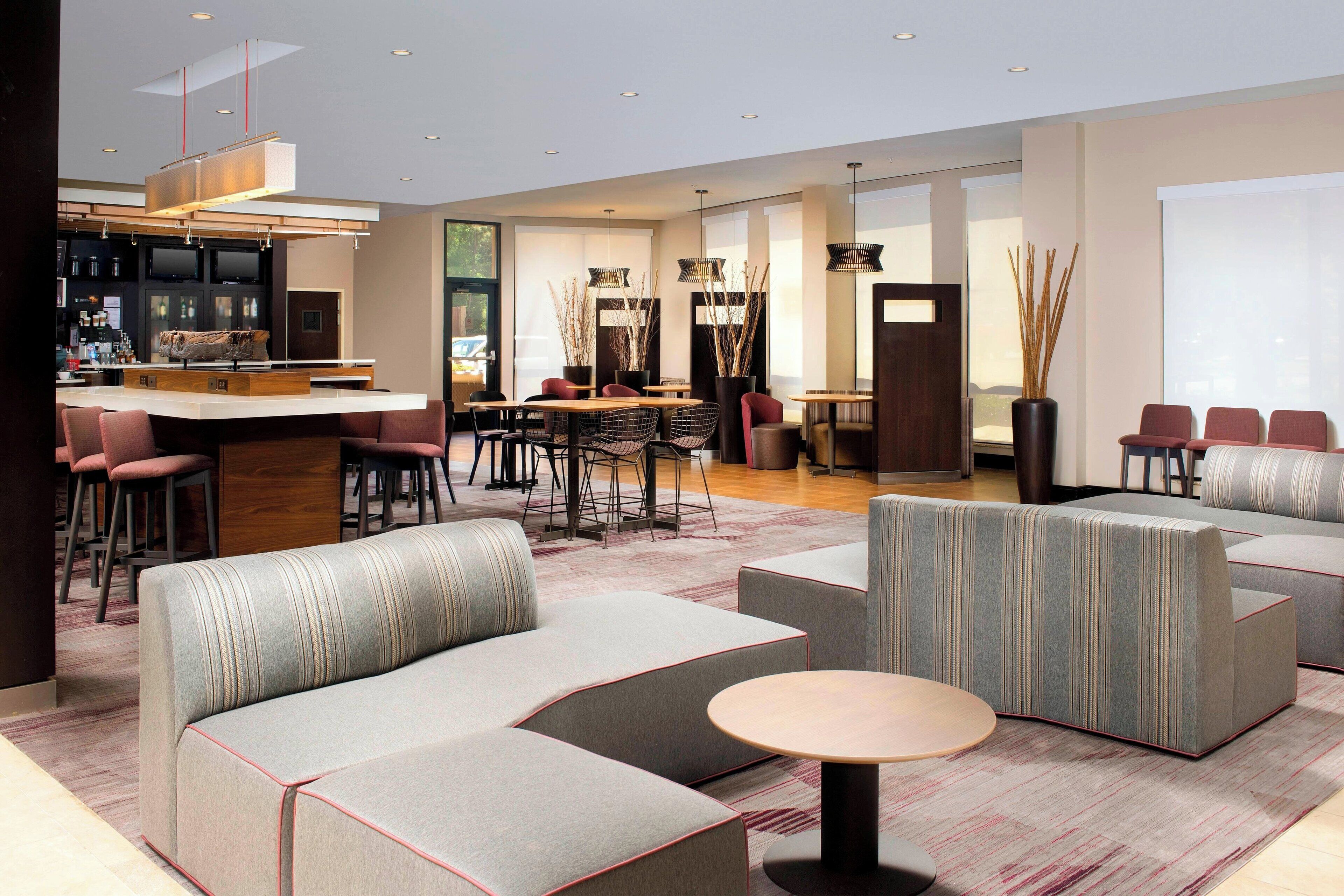 breakfast and dinner served, american cuisine