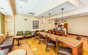 Lobby - Hampton Inn by Hilton Queretaro Tecnologico (Querétaro)