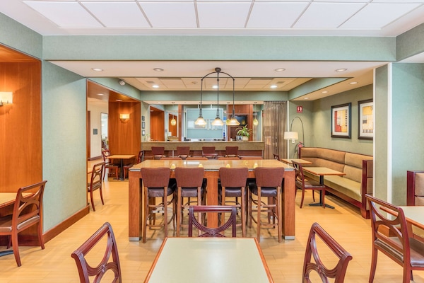 Free daily self-serve breakfast