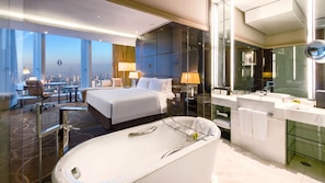 Classic Room, 1 King Bed, City View (High Floor)