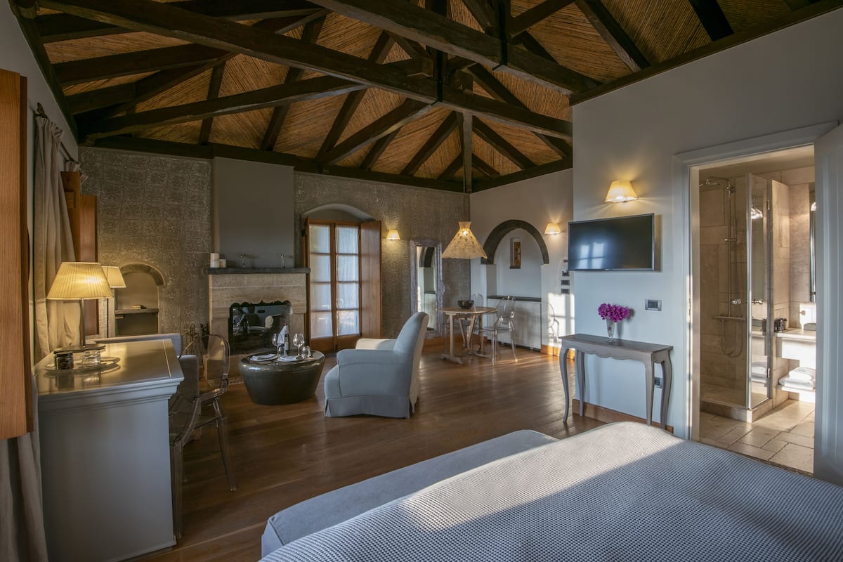 suite (kinsterna) | 1 bedroom, hypo-allergenic bedding, minibar, in-room safe