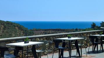 3 restaurants, breakfast, dinner served; Mediterranean cuisine