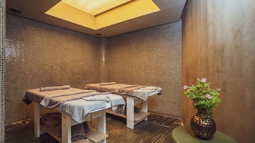 Behandelingskamers voor koppels, een sauna, een Turks bad/hammam