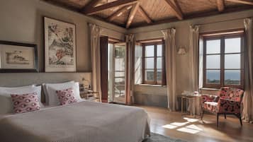 Villa (Kinsterna Pool) | Hypoallergeen beddengoed, een minibar, een kluis op de kamer