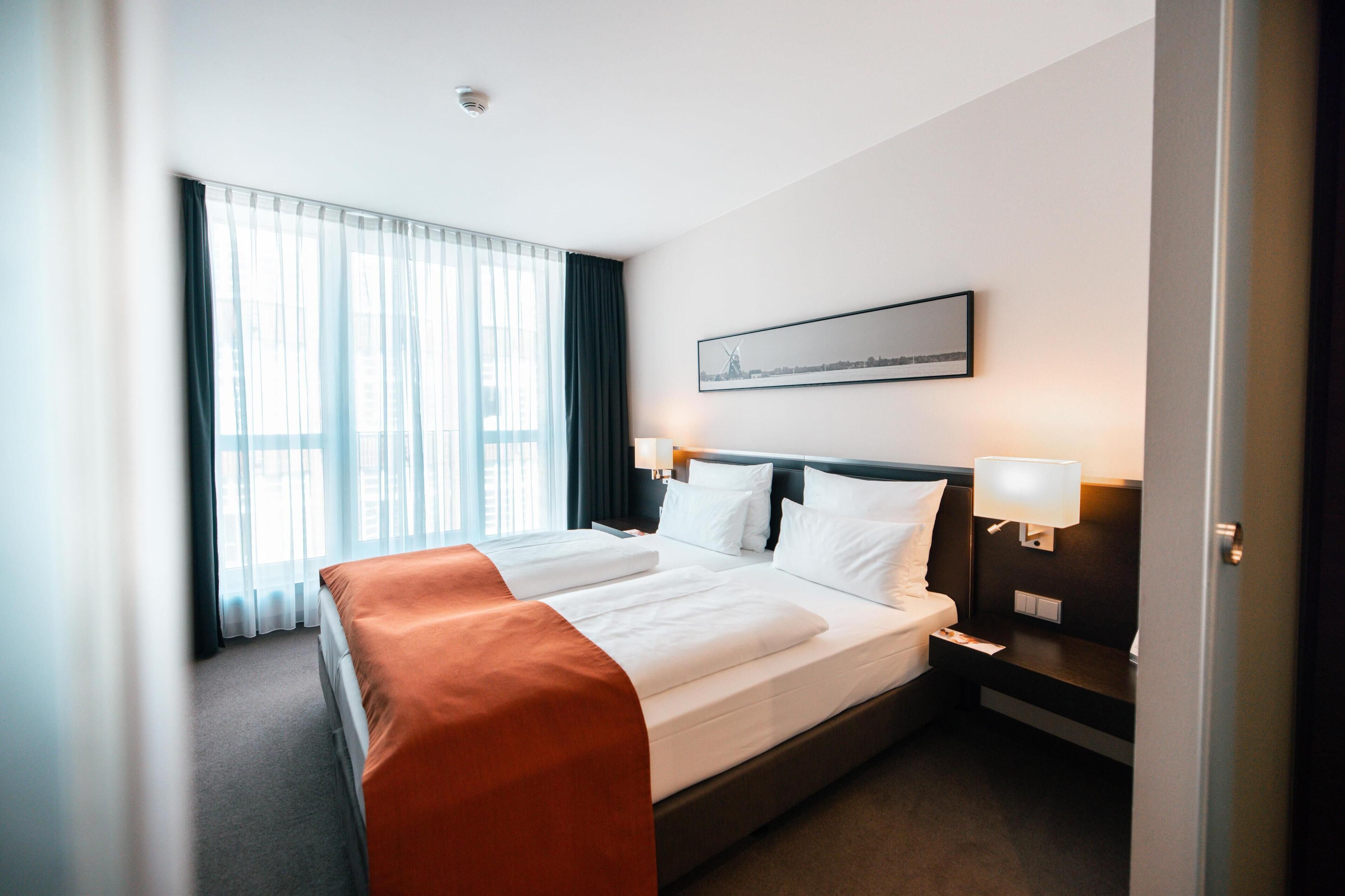 premium bedding, pillow-top beds, in-room safe, desk