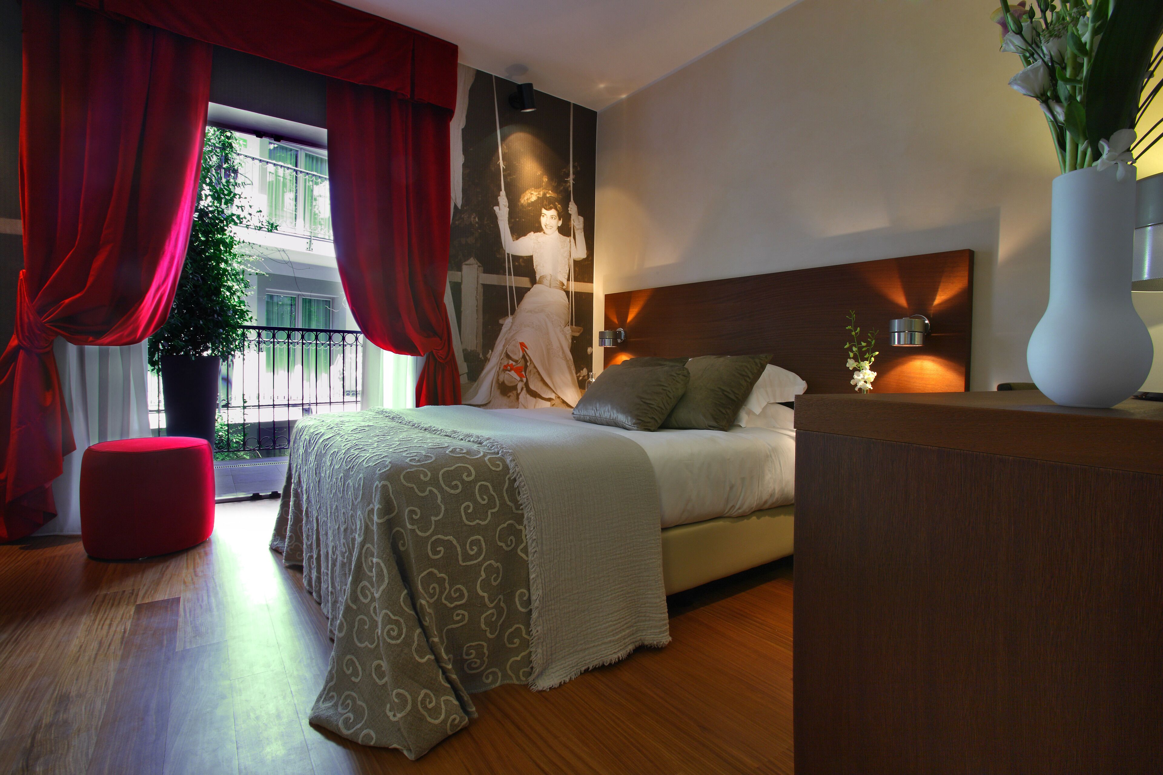 classic double room | premium bedding, down duvets, pillow-top beds, minibar