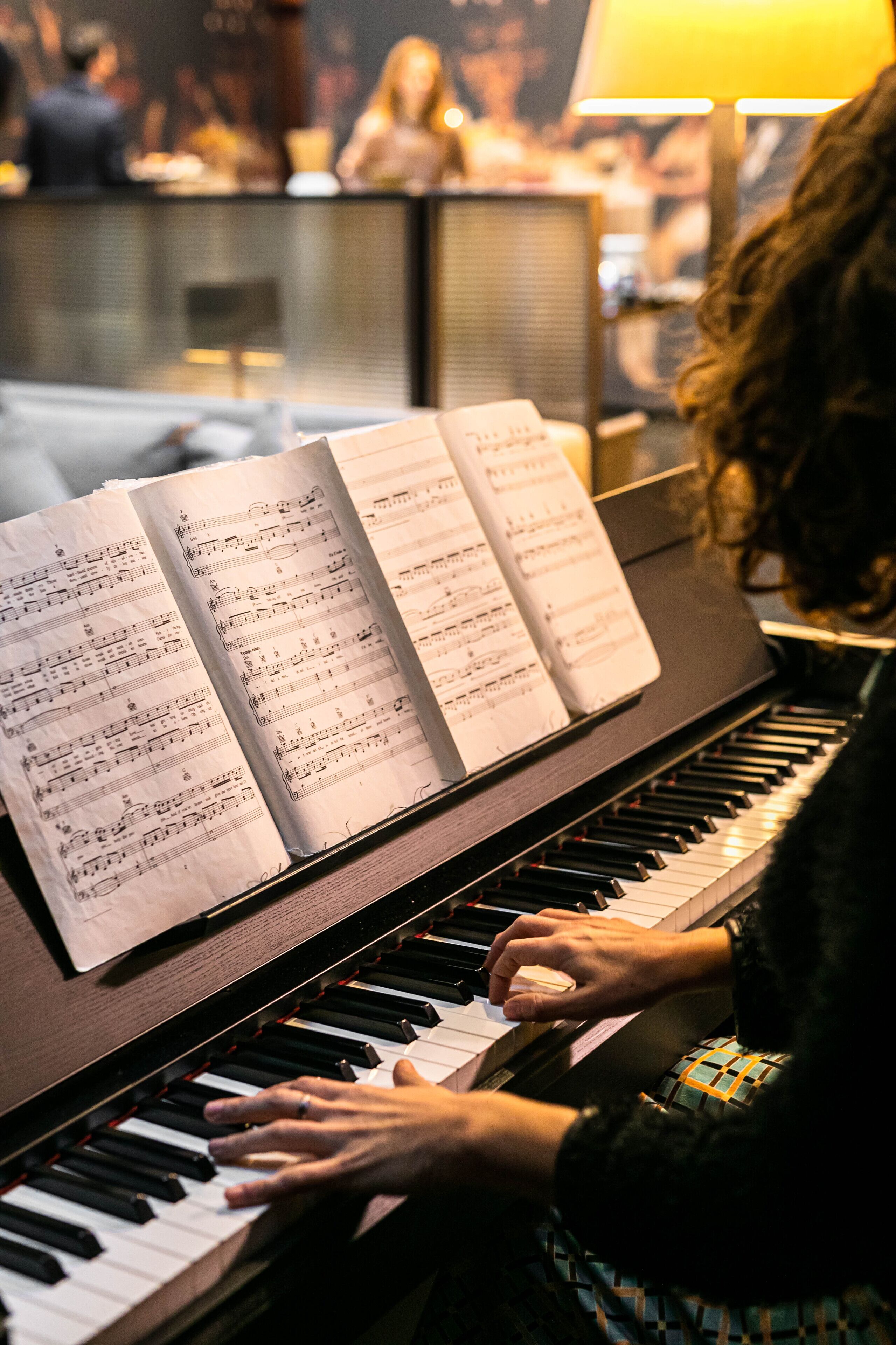 daily continental breakfast (eur 20 per person)