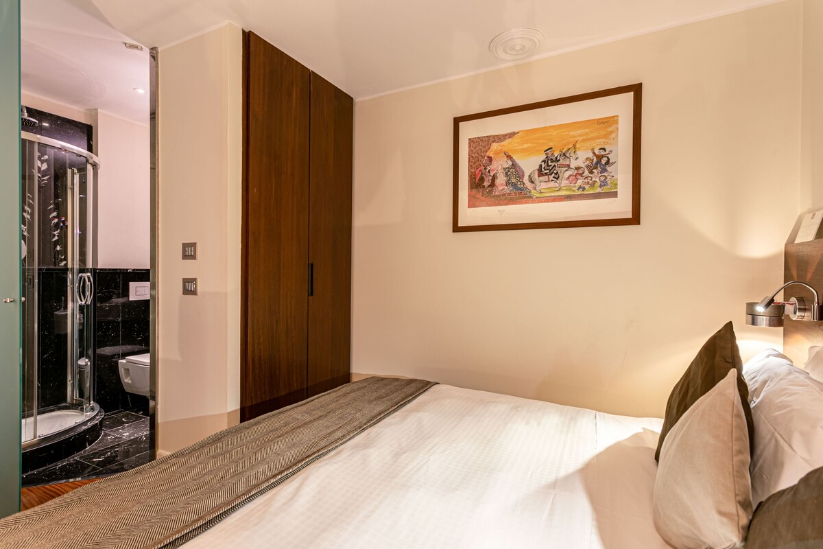 Suite (duplex SL) | Ropa de cama de alta calidad y edredones de plumas