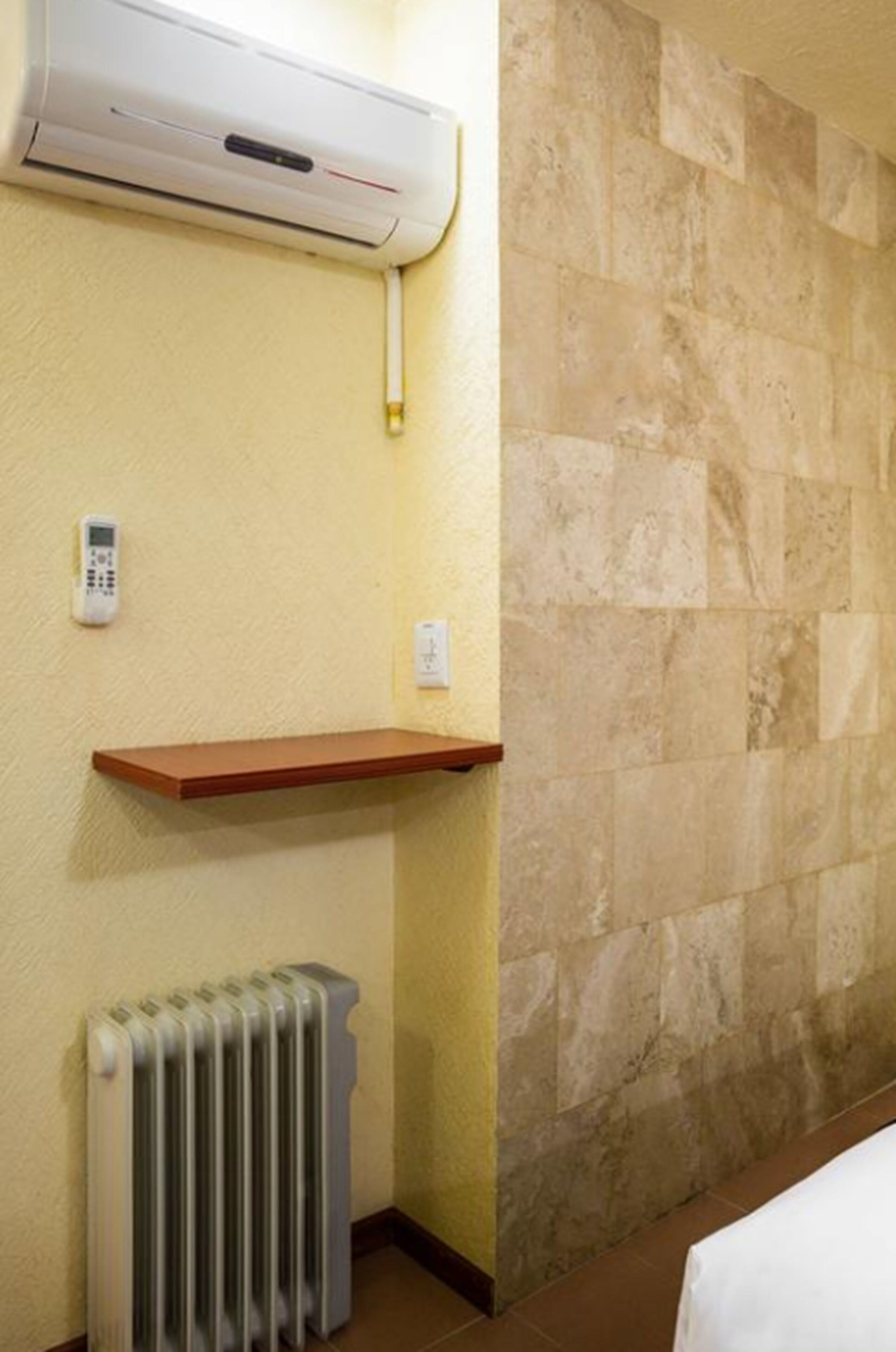 AC