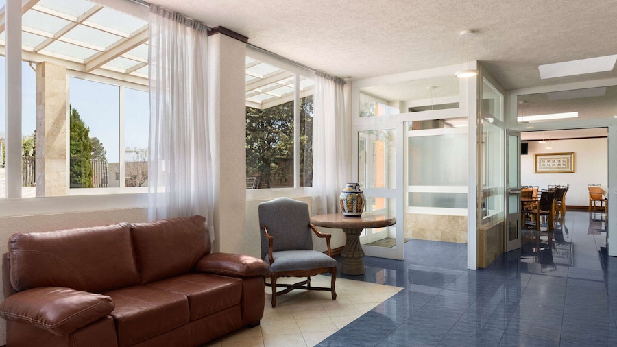 Howard Johnson by Wyndham Toluca