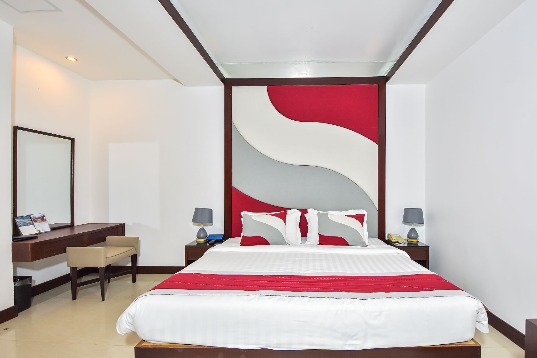 Premium bedding, minibar, in-room safe, desk