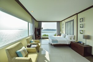 Jacqueline Kennedy Suite | Premium bedding, minibar, in-room safe, desk