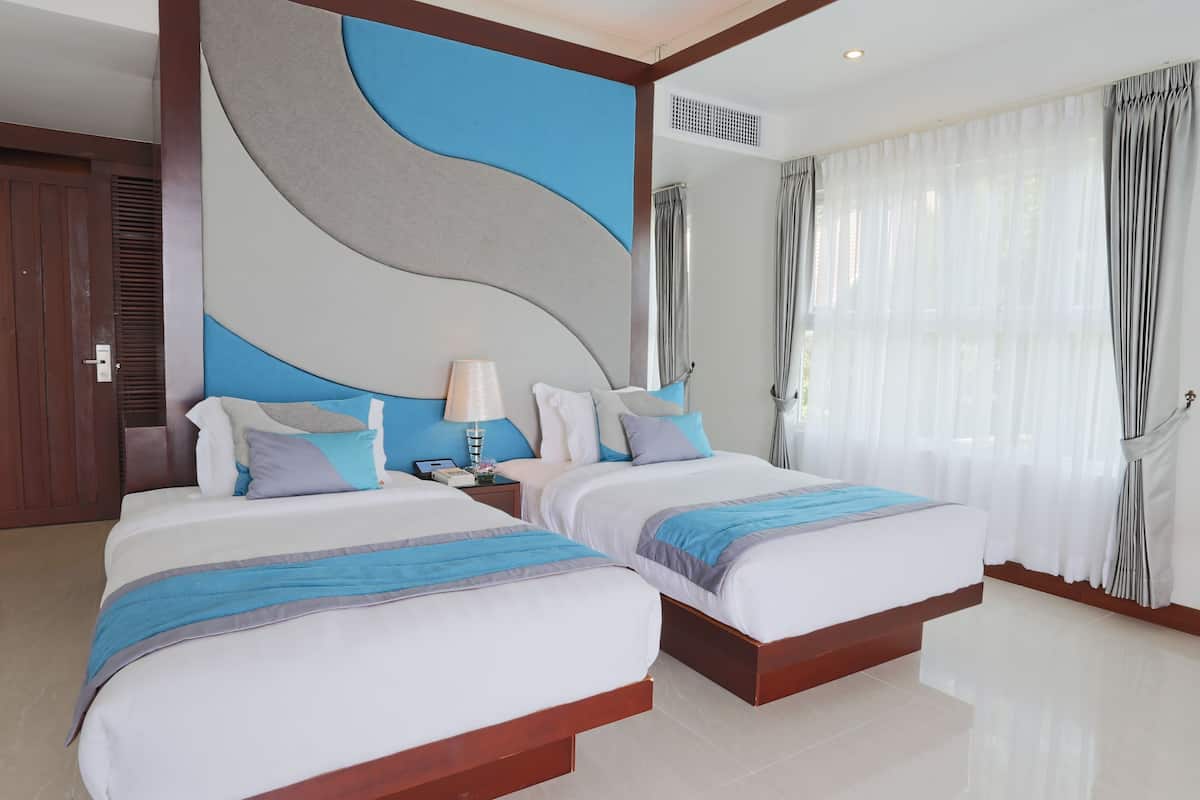 1 bedroom, premium bedding, minibar, in-room safe