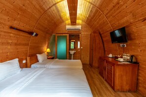 Quarto solteiro luxo, 2 quartos, para não fumantes, vista para o jardim | 1 quarto, roupas de cama premium, frigobar, cofres nos quartos