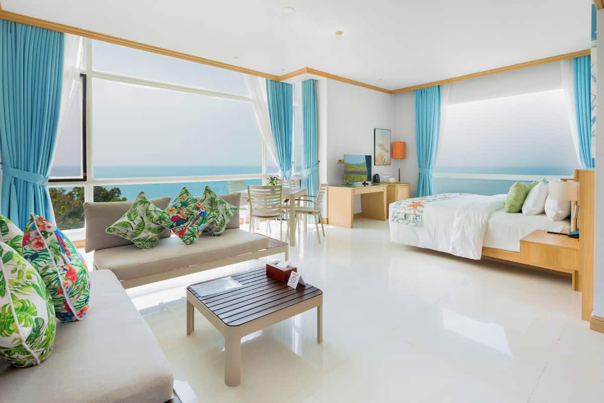 Suite King | Premium bedding, minibar, in-room safe, desk