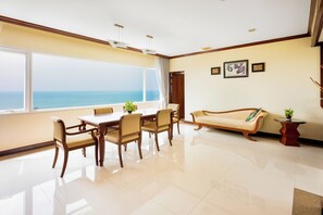 Chambre Exécutive, vue mer