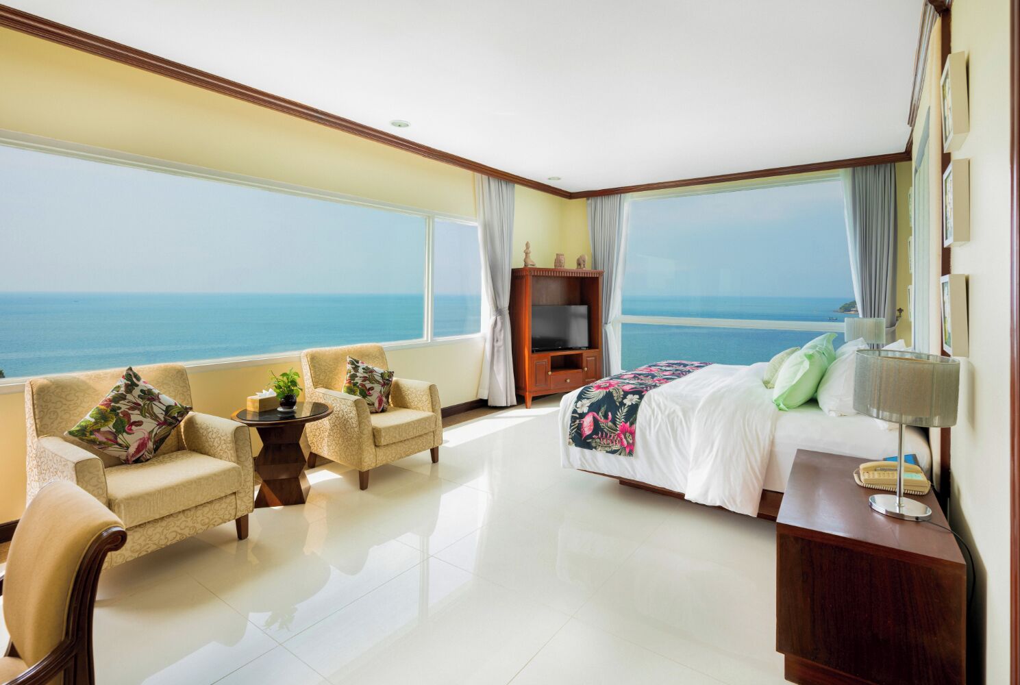 Jacqueline Kennedy Suite | Premium bedding, minibar, in-room safe, desk