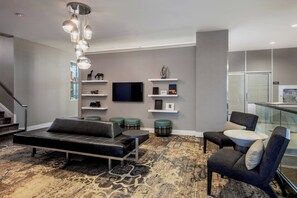 Lobby lounge - Residence Inn by Marriott Kingston Water's Edge (Kingston)