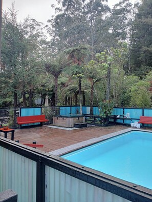 Kolam renang terbuka 