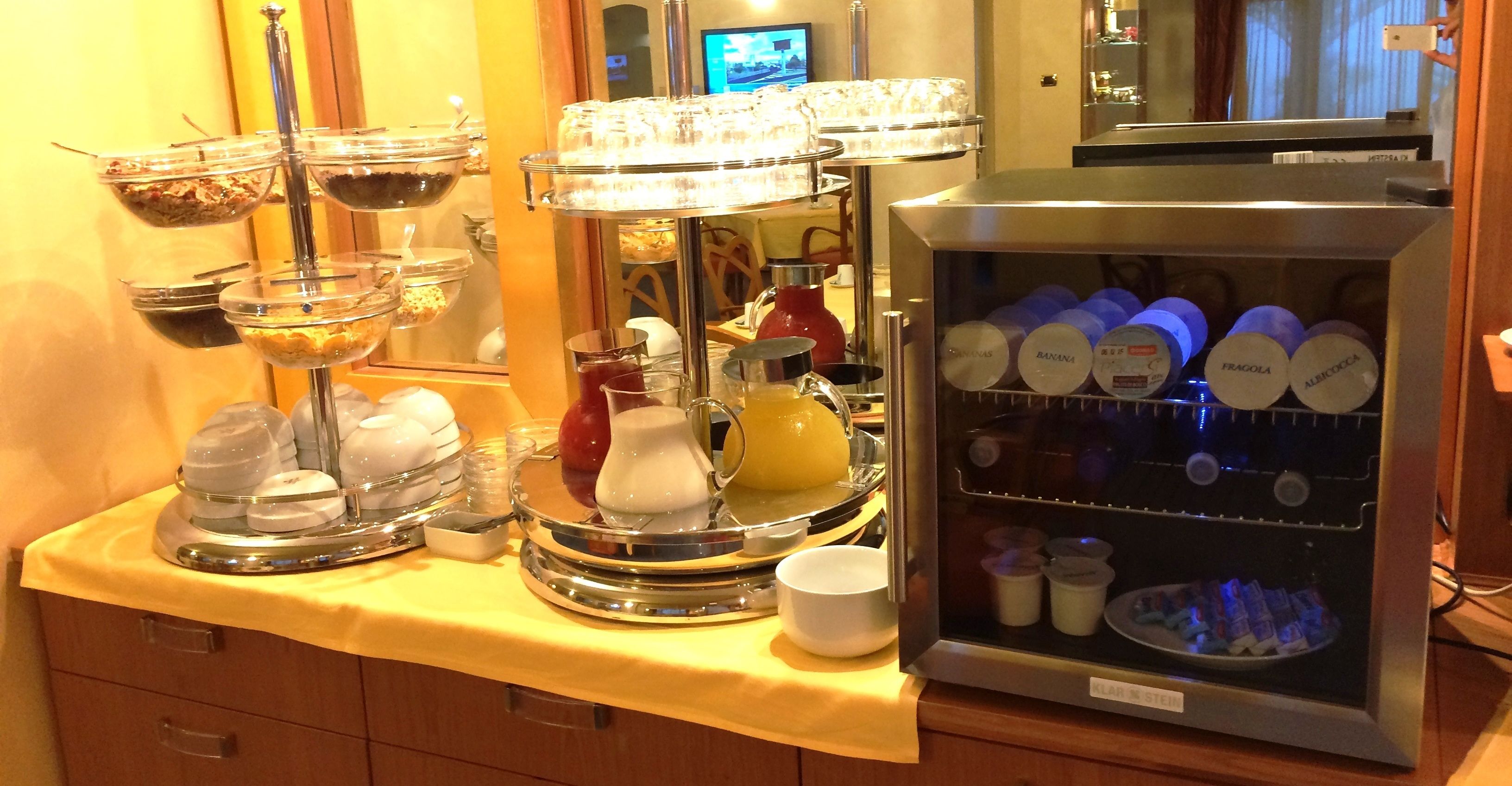 free daily continental breakfast