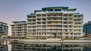 Exterior - Canal Quays Luxury Apartments (Cape Town)