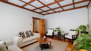 Coin salon dans le hall